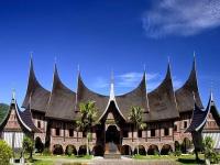 rumah-adat-sumatera-barat-feature-min-1200x798.jpg